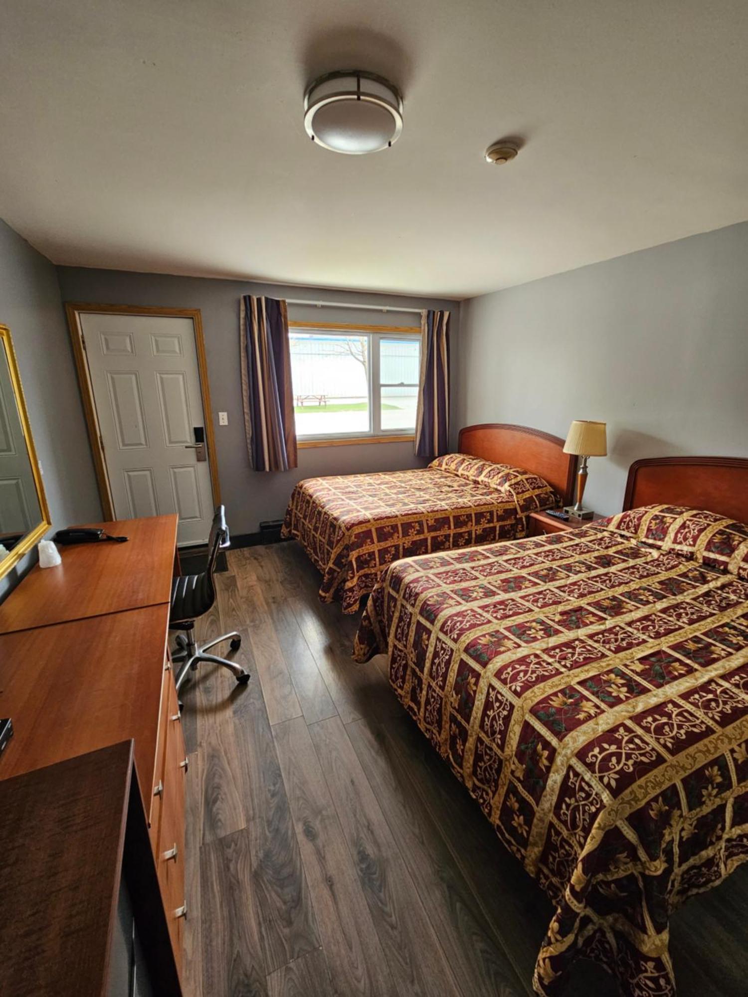 Forest Plaza Motel Mount Forest Exterior foto