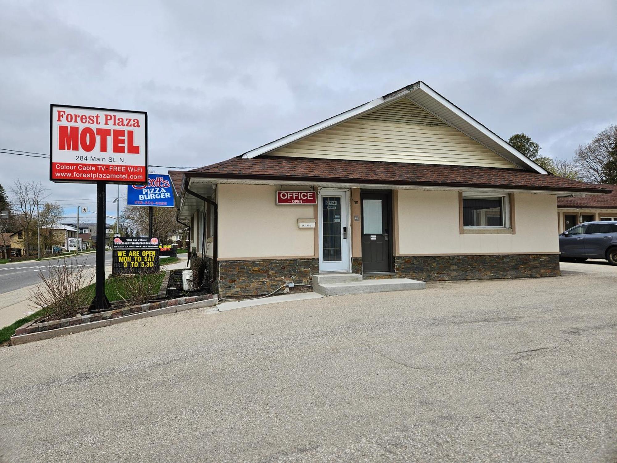 Forest Plaza Motel Mount Forest Exterior foto