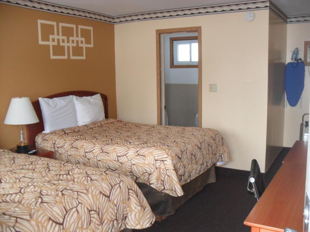 Forest Plaza Motel Mount Forest Exterior foto