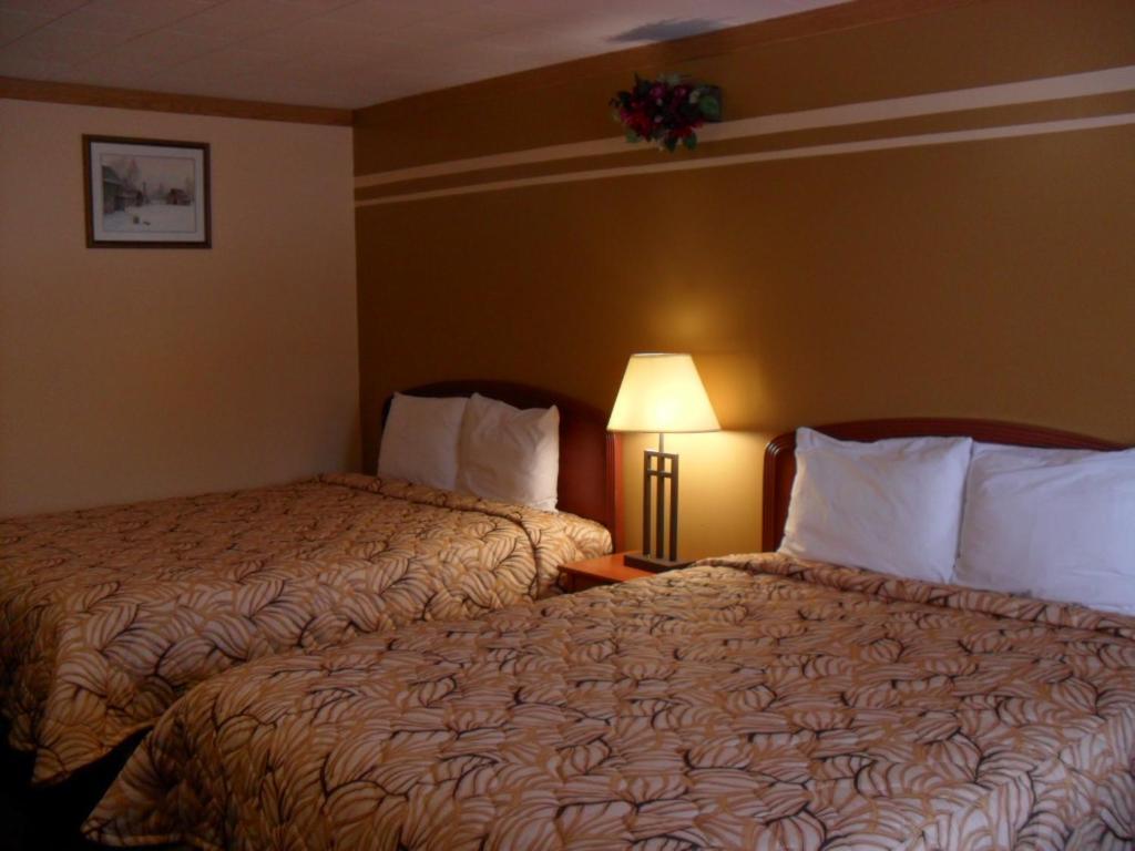 Forest Plaza Motel Mount Forest Exterior foto